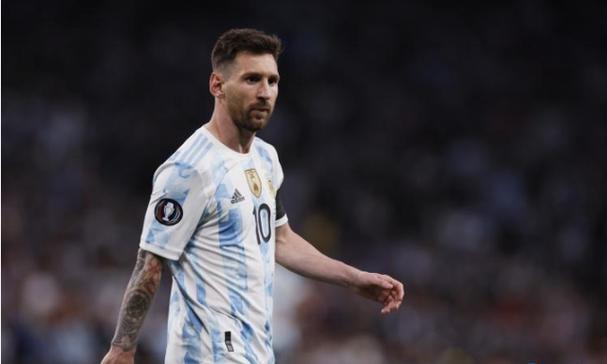 美国航母开进加勒比海 大规模陈兵有何企图